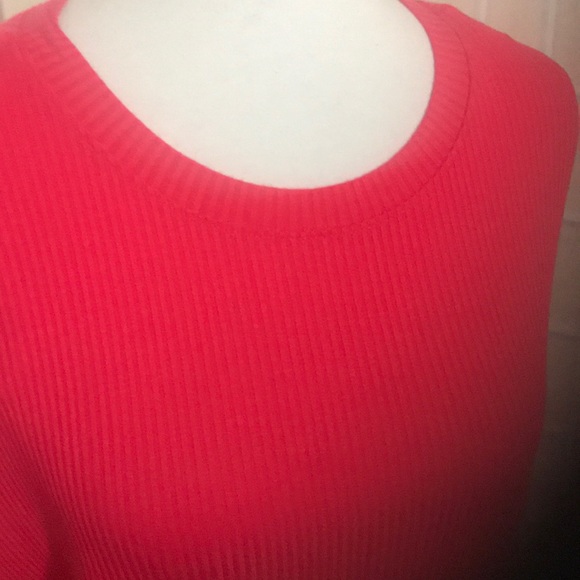 Top - Picture 2 of 3